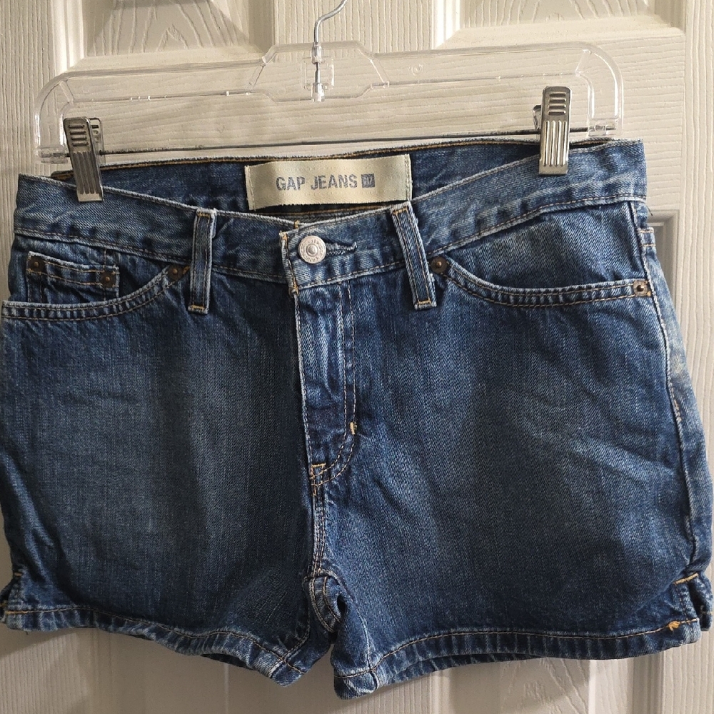 GAP Women's Denim Jean Shorts - Medium Blue Size 4